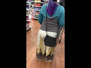 Big butt makes her panties show in loose pants Picture 8