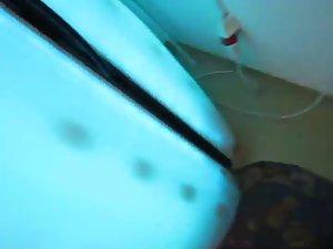 Risky spying of a girl in a tanning machine Picture 5