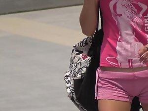 Pink shorts show a trace of cameltoe Picture 4