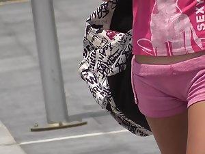 Pink shorts show a trace of cameltoe Picture 5
