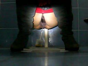 Busted after watching her pee Picture 3