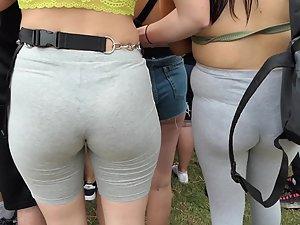 Hot ass and nice gap between thighs in crowd Picture 4