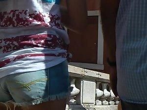 Tourist girl wears slutty shorts on family trip Picture 8