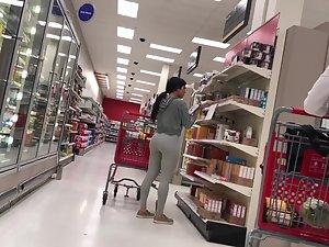 Exotic ethnicity and bubble butt make her very sexy Picture 2