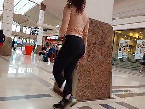 Tight ass of curly girl in the shopping mall Picture 6