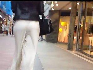 Huge butt in loose white pants Picture 6