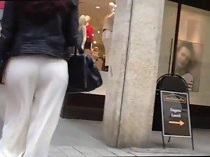 Huge butt in loose white pants Picture 7
