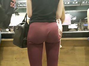 Slim girl with unrealistically big butt Picture 6
