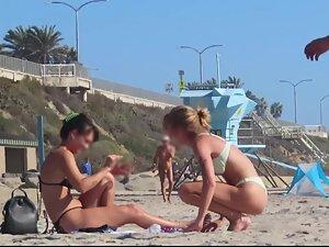 Beach voyeur caught athletic blonde in action on beach Picture 5
