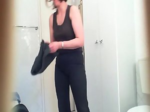 Amateur GF undressing while cleaning