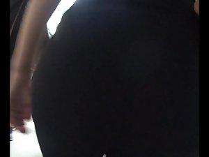 Thong pantyline on big ass of a milf Picture 4