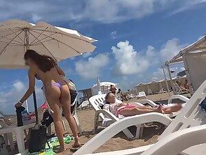 Quick look on her ass in bikini is enough to get horny Picture 2