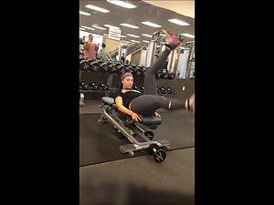 Badass strong girl peeped in the gym Picture 3