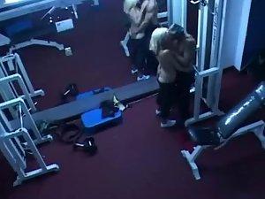 Trainer caught fucking a client in a gym Picture 5
