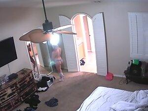 Peeping on half naked girl making hot selfies Picture 3