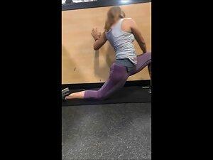 Thick and flexible girl spotted at the gym Picture 4