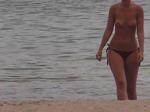 Topless girl with small tits and pear body shape Picture 3