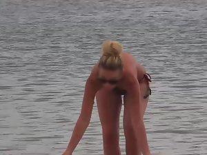 Topless girl with small tits and pear body shape Picture 5