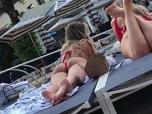 Instagram girls by the hotel swimming pool Picture 8