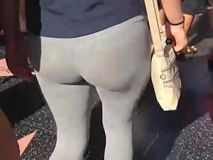 Adorable round ass in tight yoga pants Picture 6