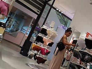 Big ass betrays a very elegant woman Picture 8