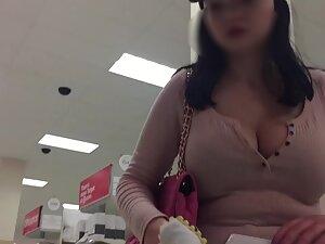 Grey leggings snugly fitting on fine big butt cheeks Picture 3