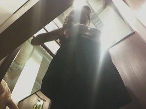 Hot girl puts new clothes on Picture 7