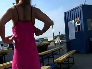 Showy girl does a shocking exhibition Picture 4