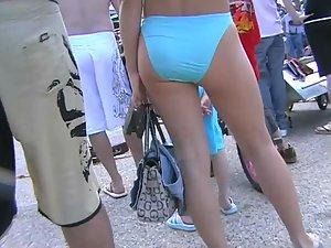 Her bikini gets transparent when it's wet Picture 8