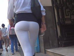 Round ass that you cannot miss Picture 2