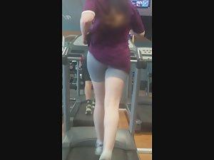 Visible thong and muscular buttocks while she runs Picture 8