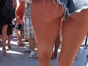 Standing behind hot girl that shakes her ass in shorts Picture 3