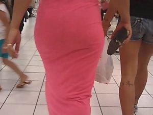 Seductive lady in transparent pink dress Picture 2