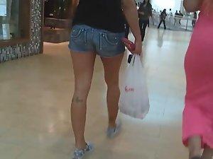 Seductive lady in transparent pink dress Picture 3