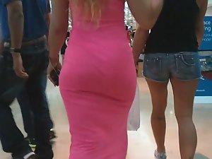 Seductive lady in transparent pink dress Picture 5