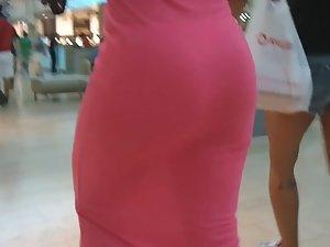 Seductive lady in transparent pink dress Picture 7