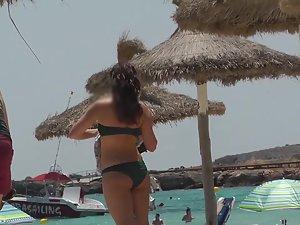 Accidental nudity while cleaning pussy Picture 6