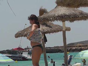 Accidental nudity while cleaning pussy Picture 7