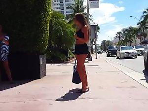Walking by a very hot lady in tiny shorts Picture 6
