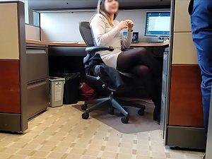 Peeping on sexy colleague and her crossed legs Picture 1