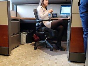 Peeping on sexy colleague and her crossed legs Picture 2