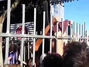 Sexy naked accident while jumping over fence Picture 5
