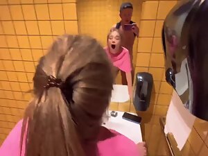 Hot fuck and cum facial in a public toilet Picture 4