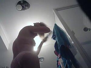 Fuckable girl caught brushing her hair Picture 5