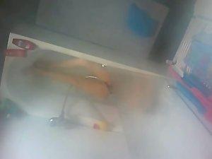 Spying my cousin naked in a bath tub Picture 5