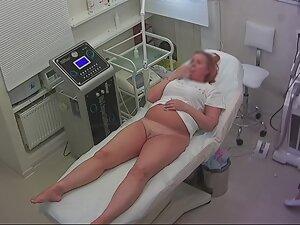 Hot chubby woman gets a full hair removal Picture 2