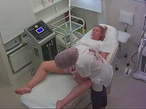 Hot chubby woman gets a full hair removal Picture 5