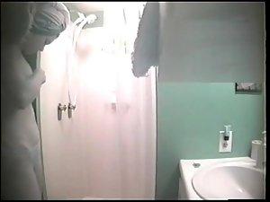 Amazing naked woman in the shower Picture 8