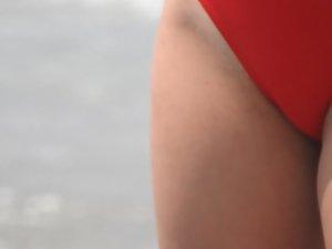 Blonde's hot pussy bulge in swimsuit Picture 1