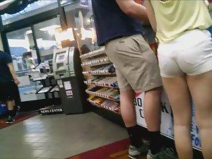 Sexy girl buying stuff in liquor store Picture 5